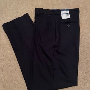 New Izod boys navy dress pants. Size 18.